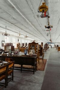 How to store furniture