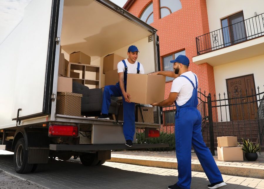 Do you know a cheap removal company in UK to move stuff?
