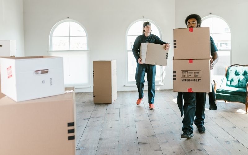What kind of boxes should you use for moving